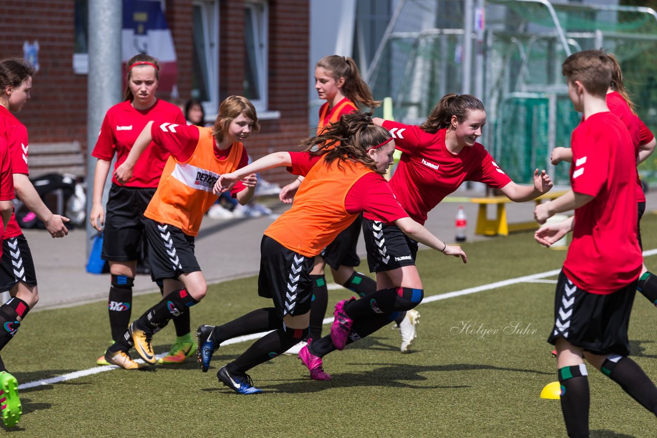 Bild 72 - B-Juniorinnen Pokalfinale SV Henstedt Ulzburg - SG Holstein Sued : 2:0